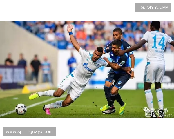 霍村战术解析:灵活阵型与高压逼抢成关键,助力球队攻防平衡 霍村战术解析:灵活阵型与高压逼抢成关键,助力球队攻防平衡