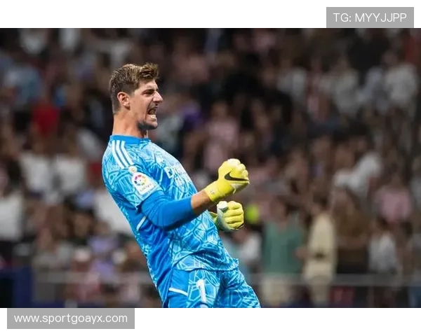 库尔图瓦荣膺雅辛奖,守门神再添荣耀时刻 库尔图瓦荣膺雅辛奖,守门神再添荣耀时刻